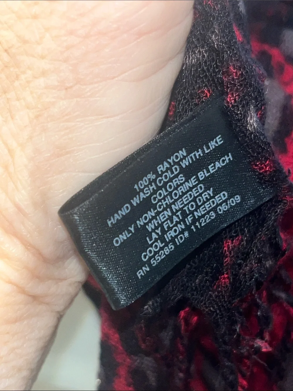 Red and Black Leopard Print Lightweight Fashion Scarf - Womens Accessories S45